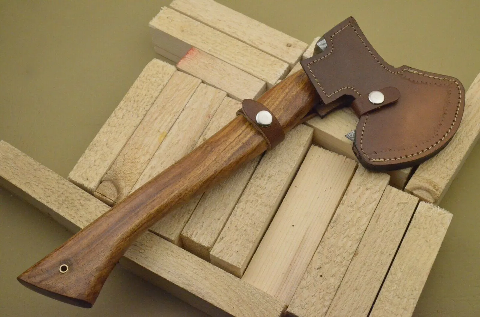 Custom Handmade Damascus Steel Axe Handle Rosewood With Beautiful Leather Sheath Tactical survival Hatchets Handcrafted Wood Chopping Axes